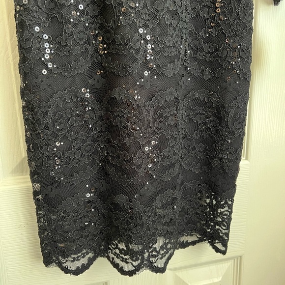Black lace and sequin fitted midi dress - Picture 2 of 9